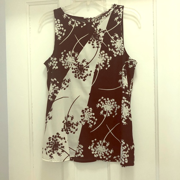 Banana Republic Tops - Elegant black and white blouse